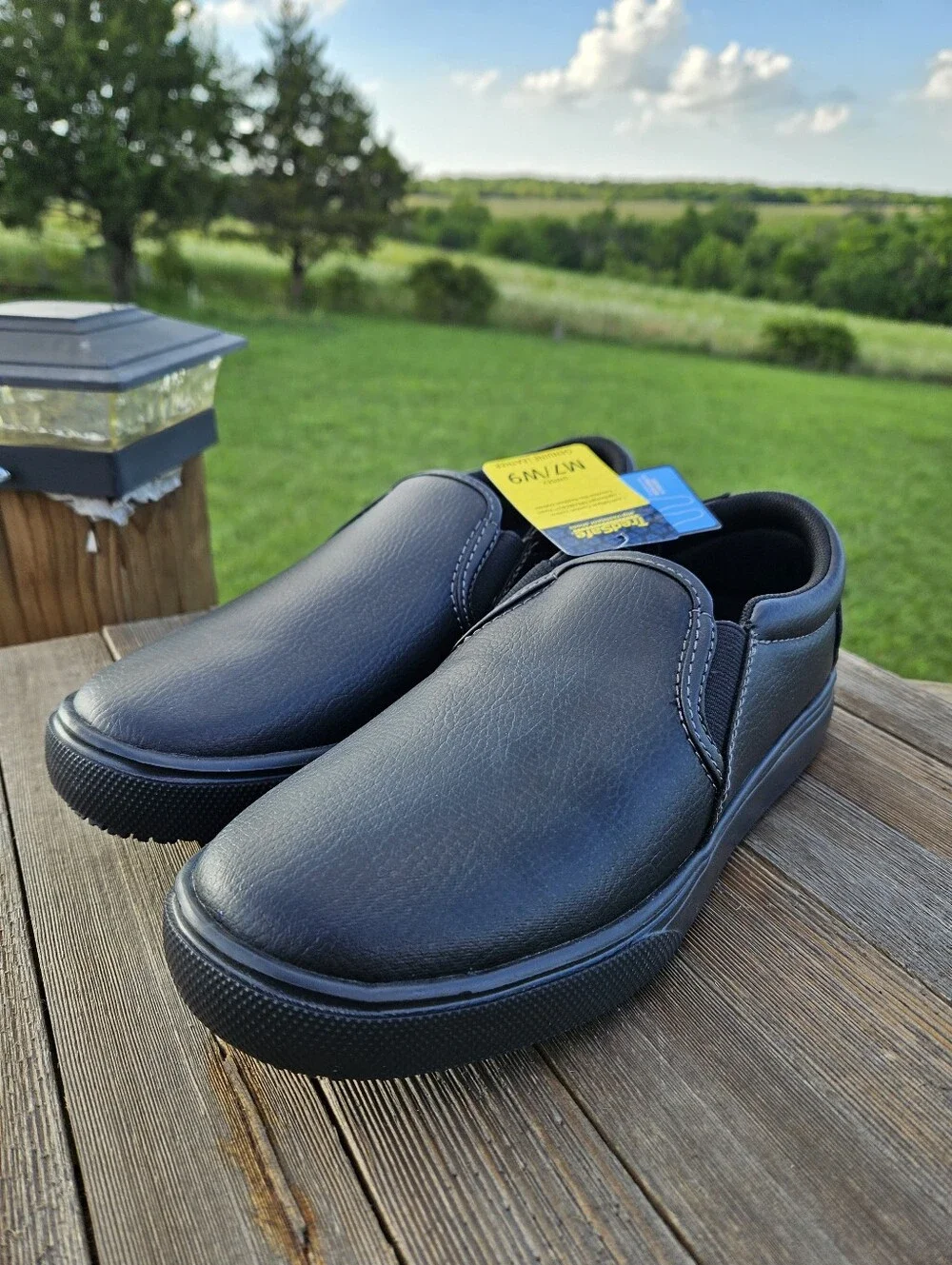 TredSafe Unisex Slip-Resistant Work Shoes Black Leather Comfort M7/W9 NEW